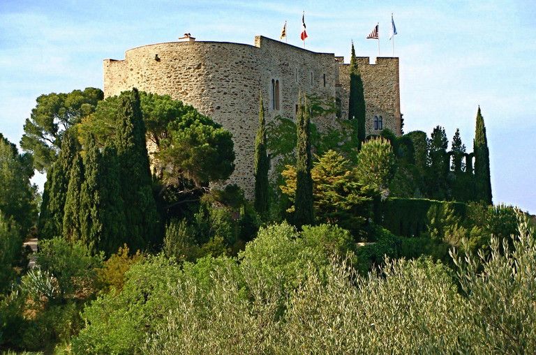 Splendide chateau XIème, arrière-pays Catalan